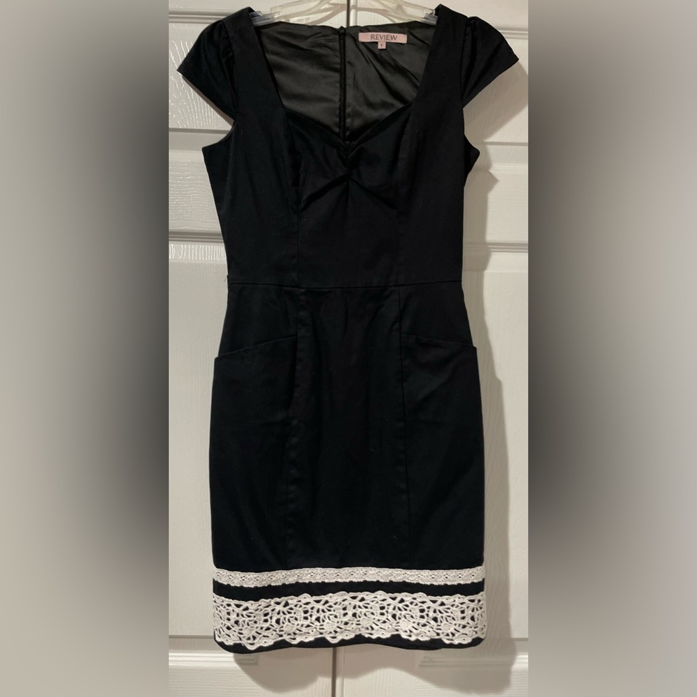 REVIEW Brand Australia Dress Sz-8 Black Cap Sleeve Lace Trim